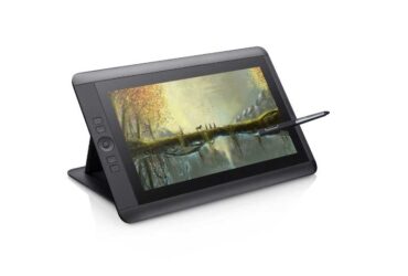 Cintiq-13HD-touch-01