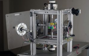 Robô pulveriza recorde de resolução do Cubo de Rubik
