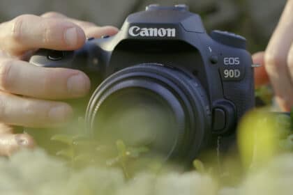 A Canon EOS 90D é a Melhor Câmara DSLR Avançada para a TIPA. ©Canon