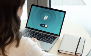 Usar uma VPN é essencial para garantir a segurança informática. ©Dan Nelson