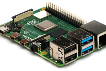 Raspberry_Pi_4_Model_B_-_Side