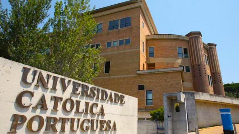 ©Universidade Católica