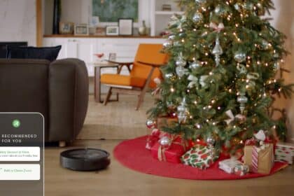 Roomba j7_Holiday Tree Detection