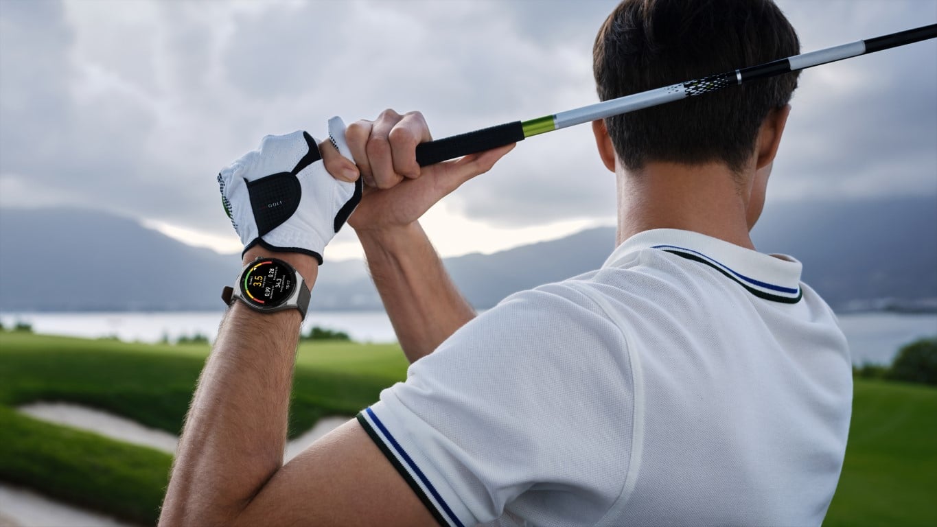 Huawei Watch GT 3 Pro_ 46_Golf Closeup 3_Brown Leather (Medium)