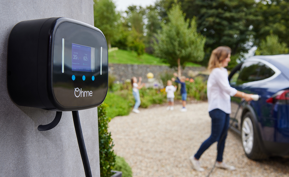 Carregadores domésticos da britânica Ohme para automóveis eléctricos chegam a Portugal