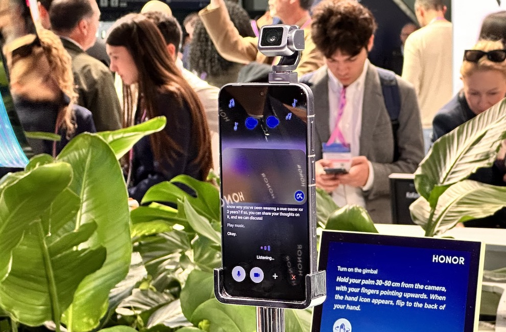 ©PCGuia | Robot Phone