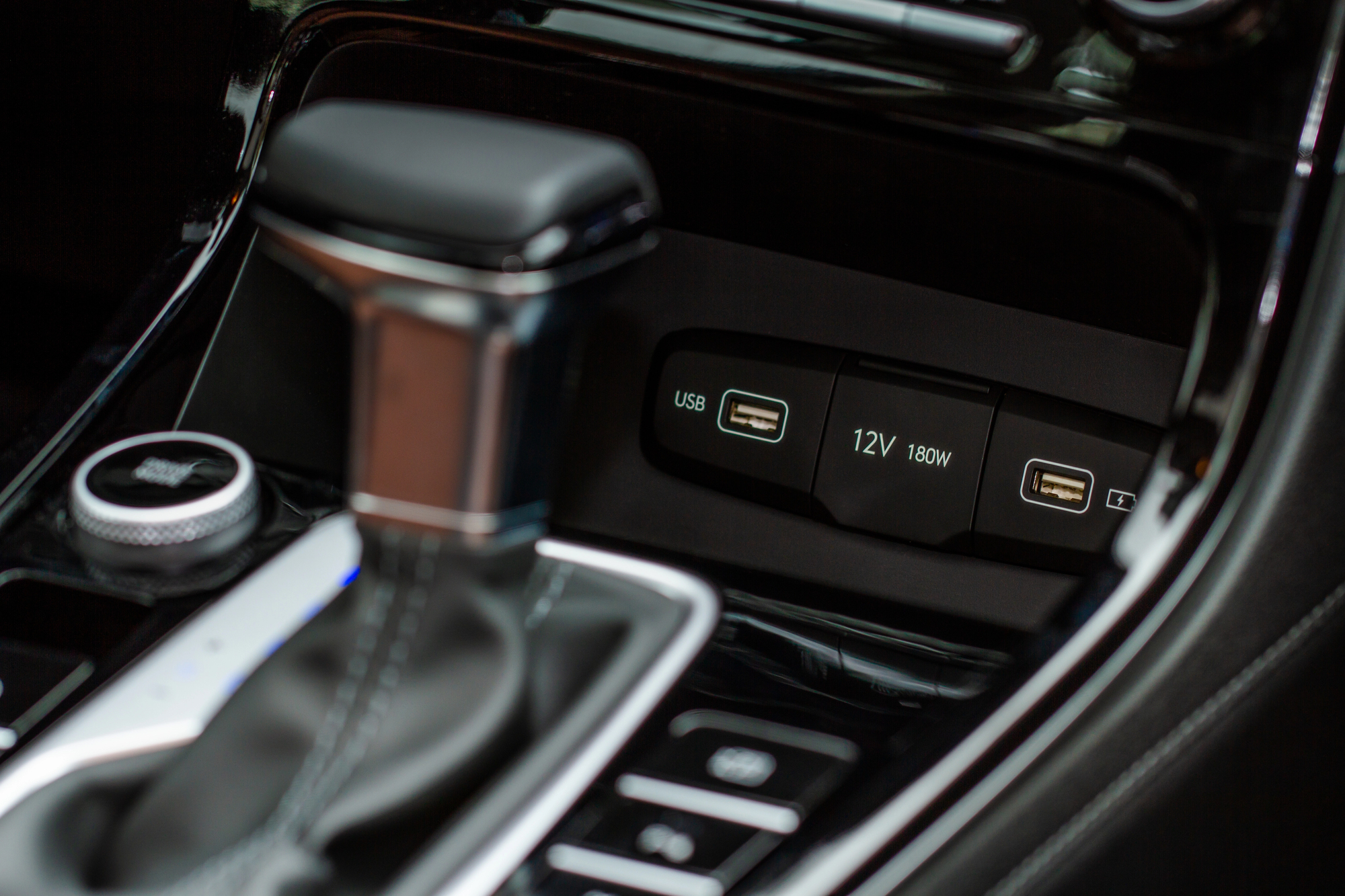 Como resolver problemas com as entradas USB do seu carro