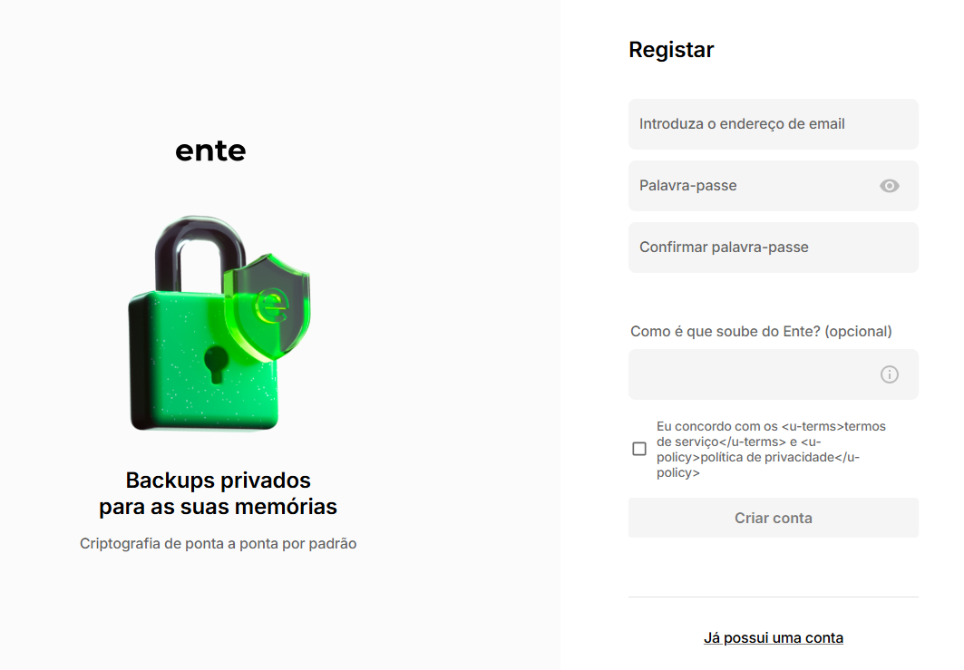 Green padlock illustration symbolizing secure, private backups for memories, with Portuguese tagline beneath.