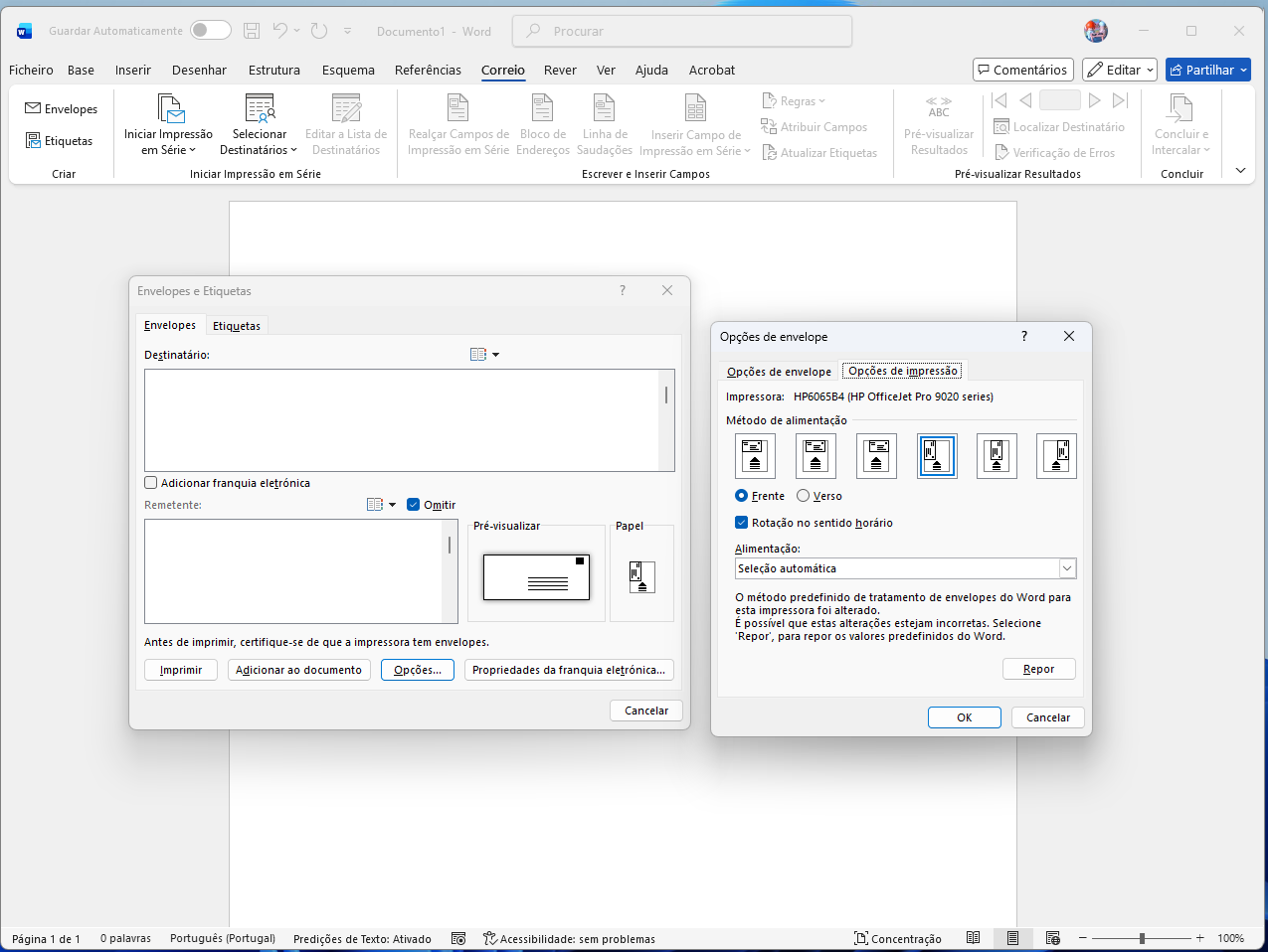 Screenshot of a Word window showing envelopes and labels dialog and printer options; user is configuring an envelope print setup in Portuguese UI