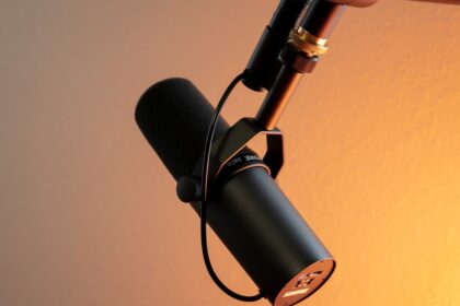 destaque_20260512_Podcasts_gerados_por_IA_já_são_um_terço_do_total_unsp_Qruwi3Ur3Ak_regular