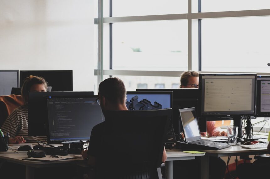 destaque_20260519_Programadores_dizem_que_Vibe_coding_lhes_está_a_reduzir_competências_unsp_Fa9b57hffnM_regular