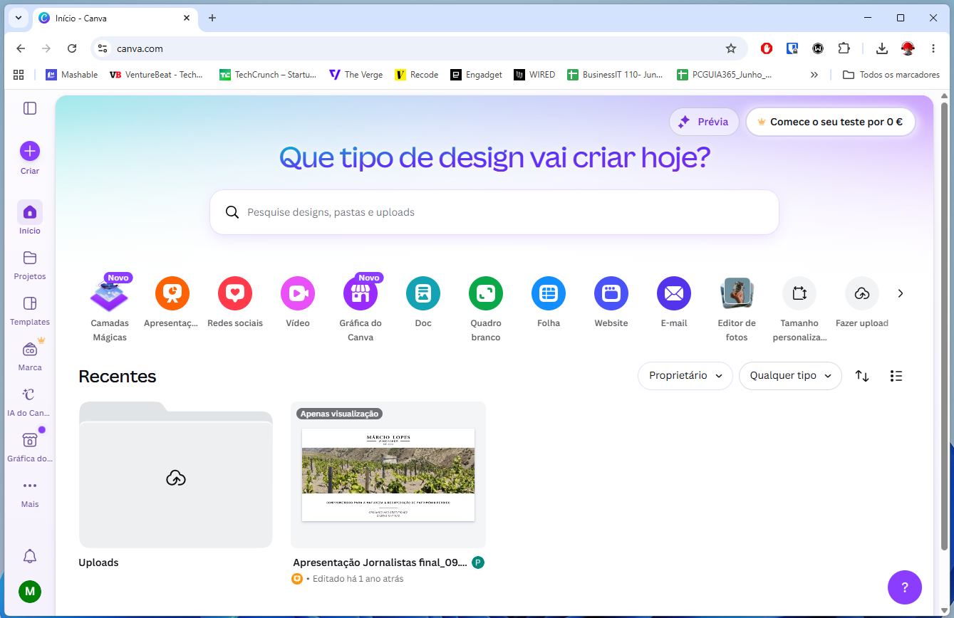 Canva homepage with a gradient header and a large search bar, left vertical tools menu, row of circular design-type icons (e.g., Camadas Mágicas, Apresentação, Redes sociais, Vídeo, Gráfica do Canva, Doc, Quadro branco, Folha, Website, E-mail, Editor de fotos, Tamanho personalizado, Fazer upload), and a Recents section showing an Uploads tile and a presentation thumbnail.