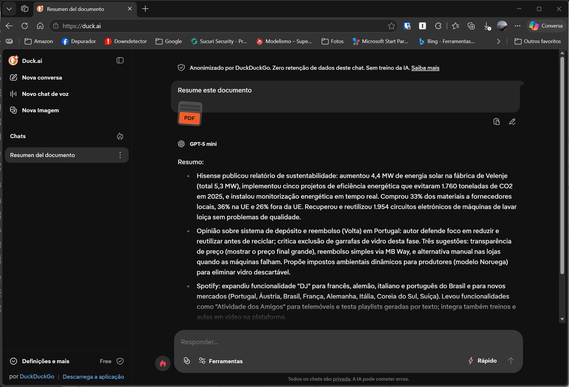 Tela de Duck.ai em modo escuro com menu lateral e área de resumo de documento, mostrando bullets em Português ao lado de um ícone PDF.