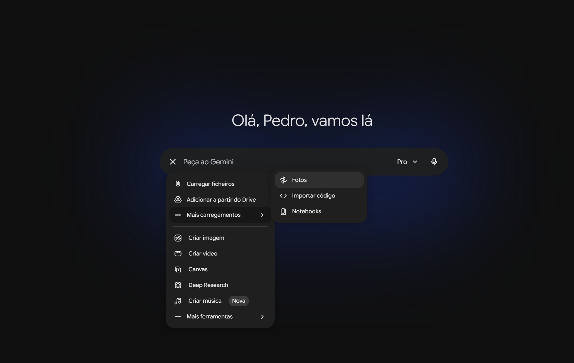 Dark gradient screen showing a Gemini menu with options like Carregar ficheiros, Fotos, Importar código, Criar música.