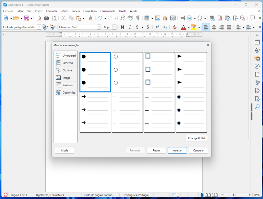 Screenshot of LibreOffice Writer with the 'Marcas e numeração' dialog open, showing multiple bullet style presets (dots, circles, squares, arrows).
