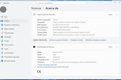 Página de 'Sobre' do sistema Windows 11, mostra informações do dispositivo e do Windows (edição, versão, compilação)
