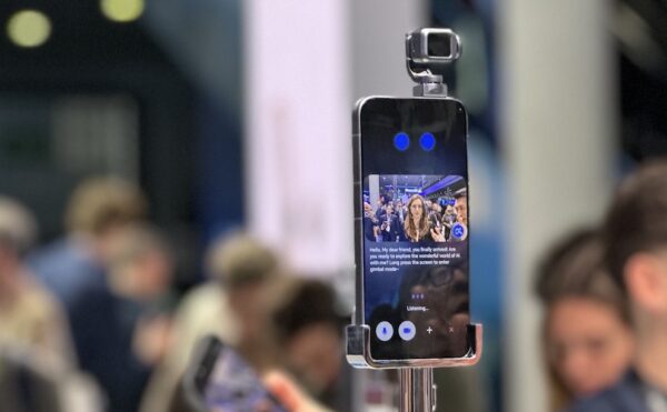 ©PCGuia | Robot Phone